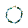Collar Fondo Verde artesanal de cuarzo y aventurina en tonos verdes y azules — TIDE STONE España
