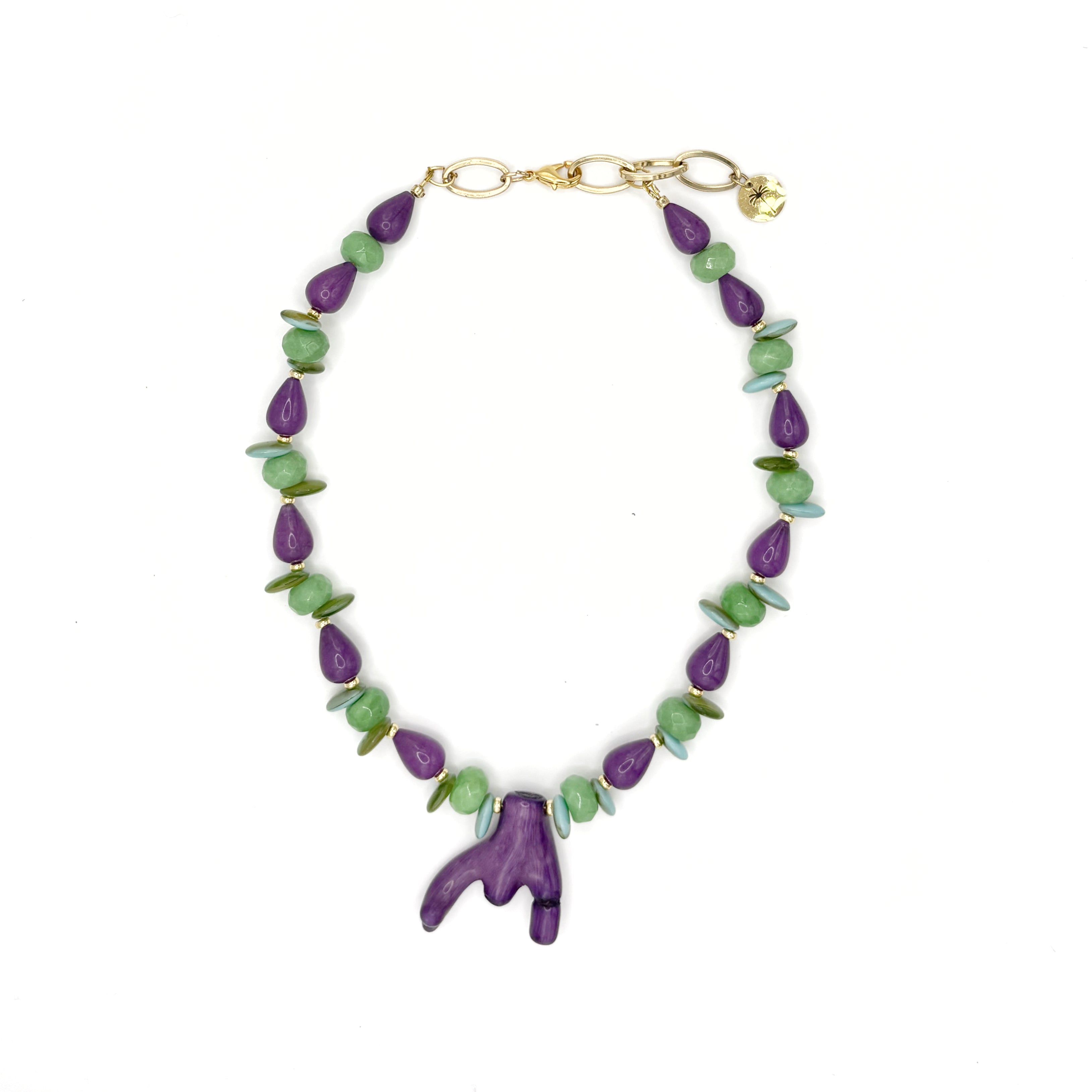 Collar Púrpura – TideStone, collar artesanal de coral bambú y aventurina verde menta hecho a mano en España